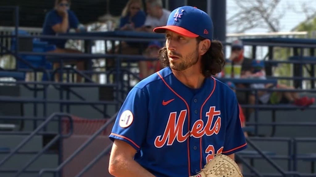 Jerry Blevins fans Hinojosa