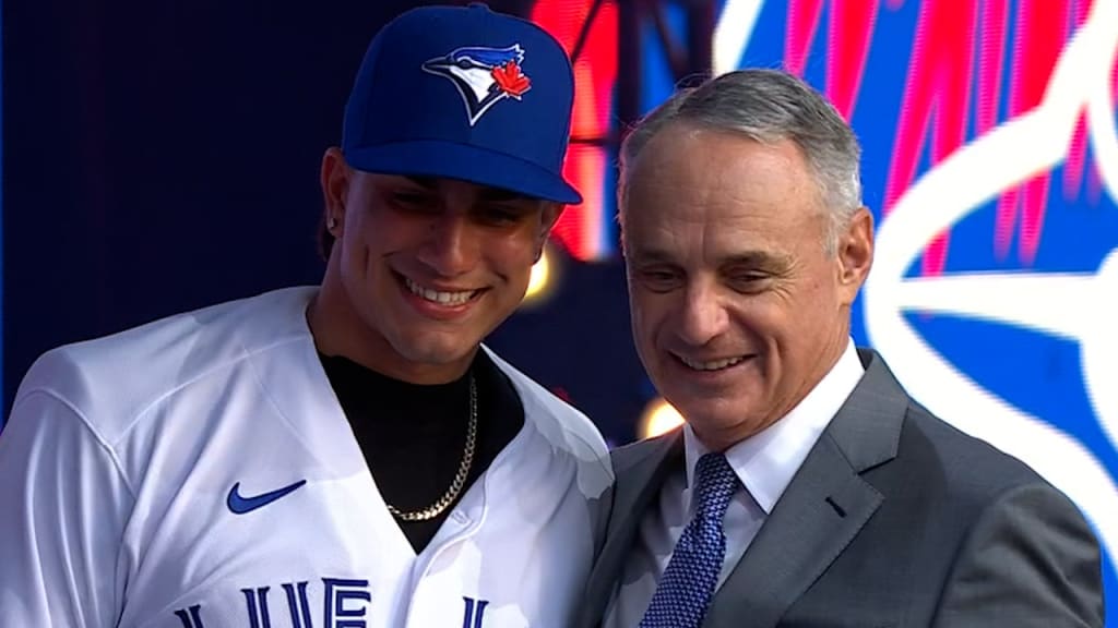 The Blue Jays select IF/OF Austin Martin fifth overall in the 2020