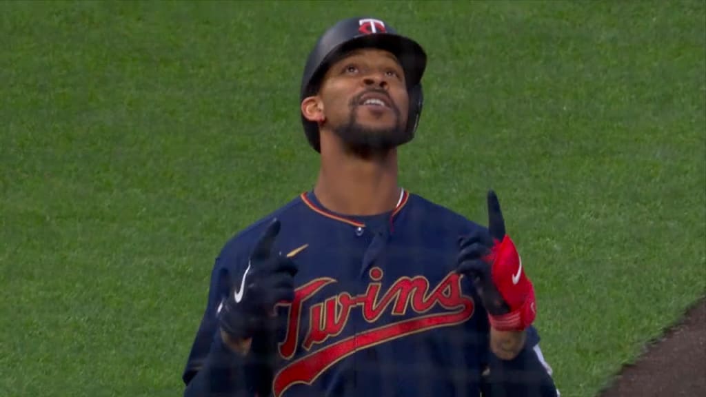 Twins OF Byron Buxton's highlight catch starts first 8-5 triple play in  recorded MLB history