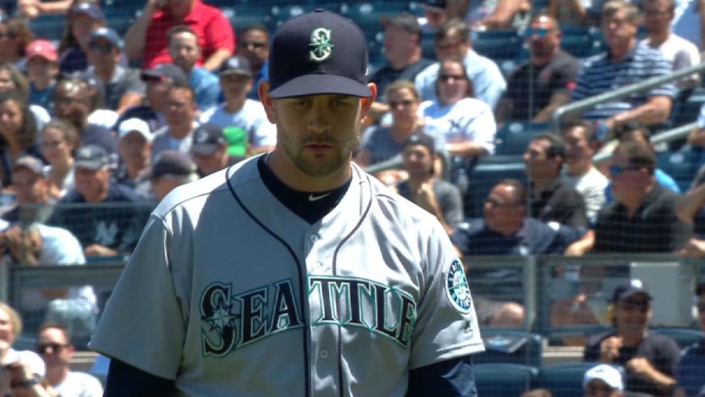 Mariners trade left-hander James Paxton to the Yankees for three