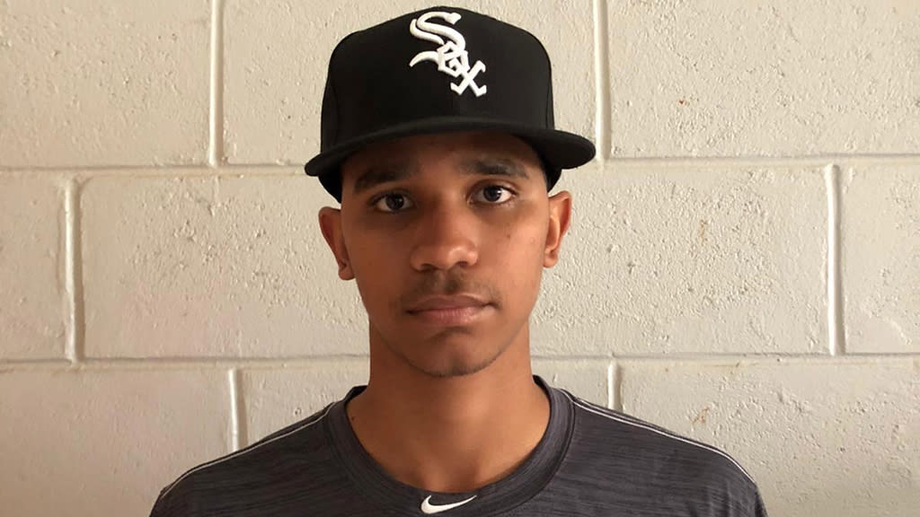 Norge Vera signs with White Sox