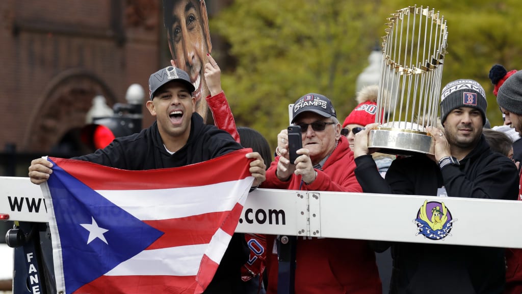 Alex Cora, Red Sox take trophy to Puerto Rico