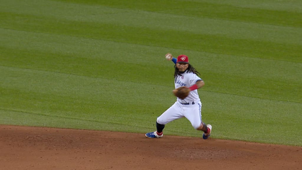 Blue Jays' Galvis switches jersey number to respect Jose Bautista