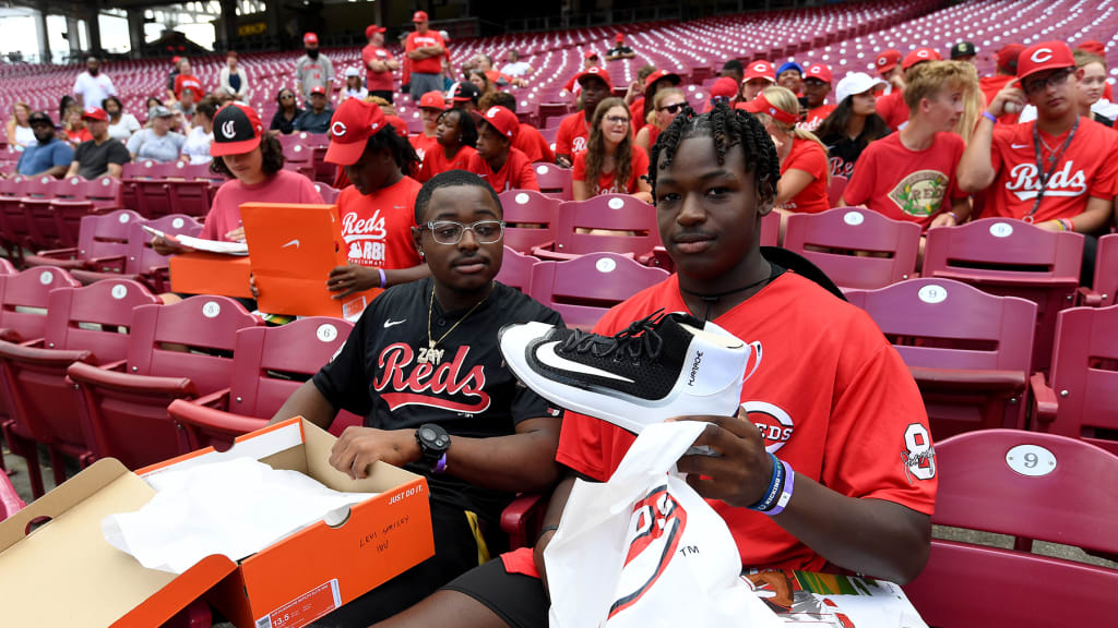 Free Cleats for Kids: Cincinnati Reds pitcher gives back to his