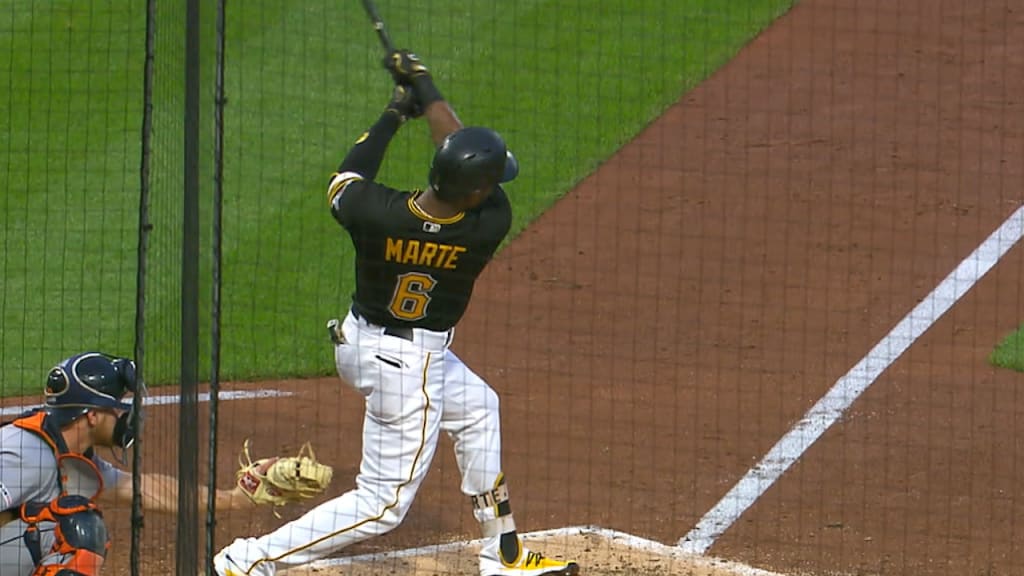 Bryan Reynolds' overturn sets the tone for Pirates' comeback; Ji