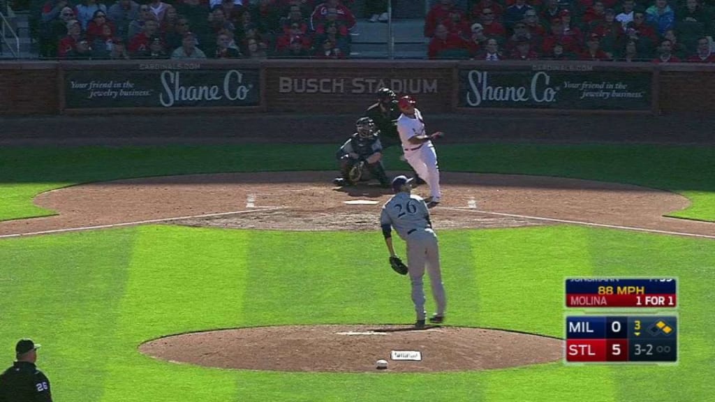 Just a bit outside! Brewers announcer Bob Uecker throws out NLCS 1st pitch