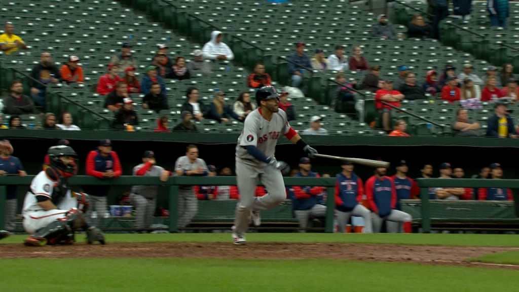 VIDEO: JD Martinez Accidentally Gropes Yankees Fan in Right Field