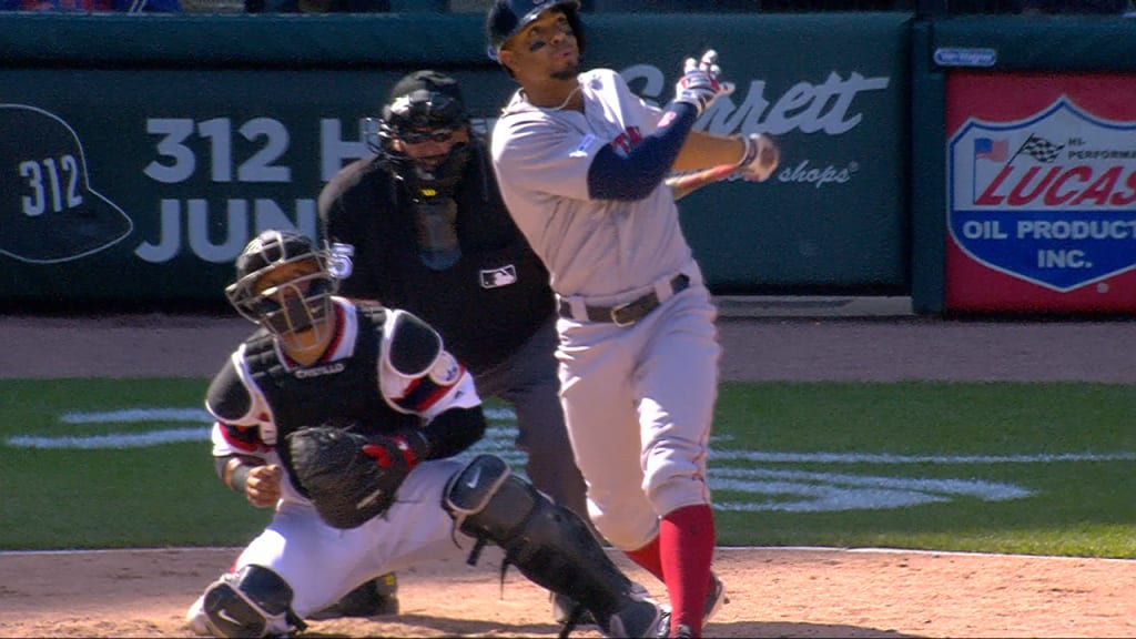 Bogaerts' grand slam in 8th