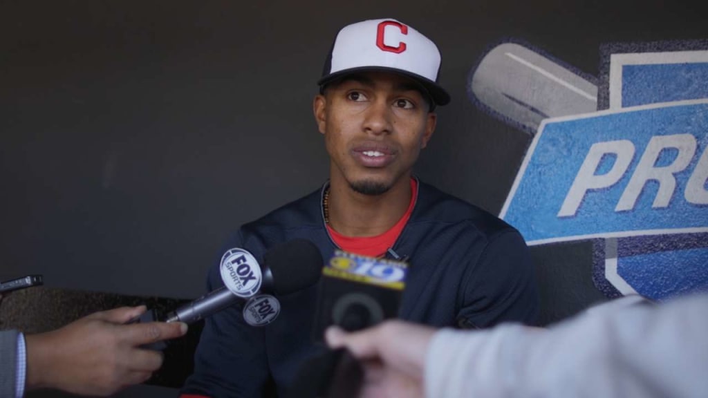 Indians SS Francisco Lindor donates 150 shoes to Cleveland hospital workers