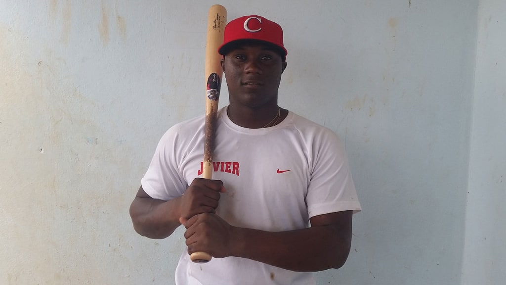 Cuban outfielder Jorge Ona is ranked No. 8 on MLB Pipeline's Top 30 International Prospects List.