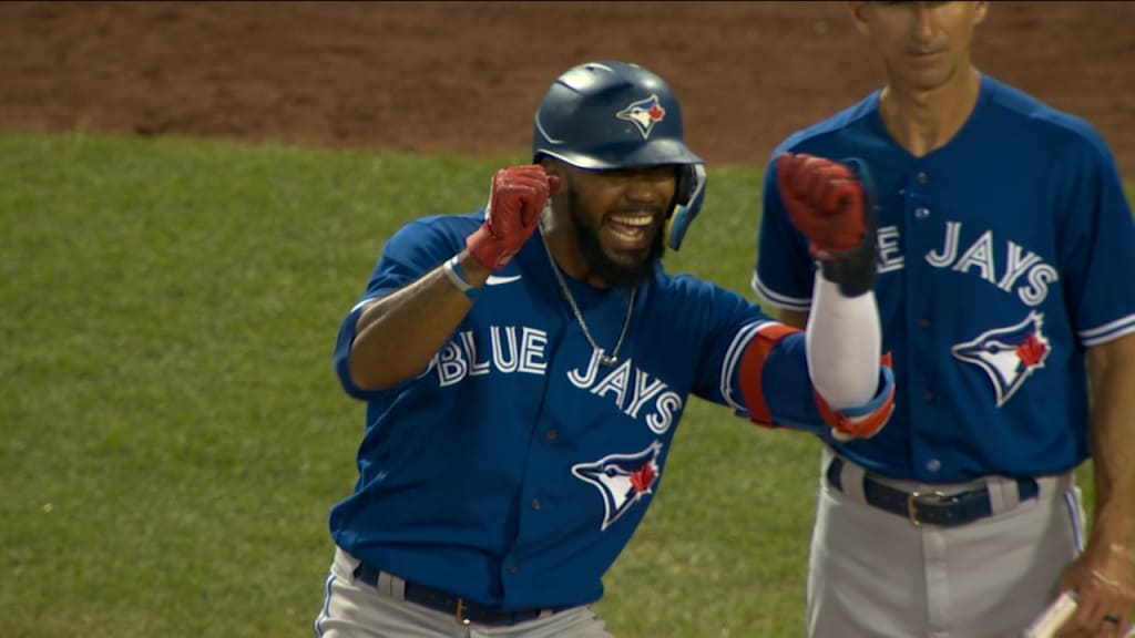 Blue Jays set franchise record with FIVE home runs during Home Opener! 