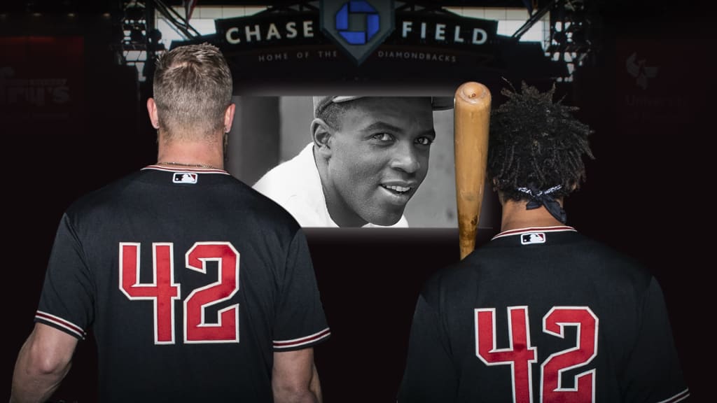 Arizona Diamondbacks honor Jackie Robinson in pregame ceremony