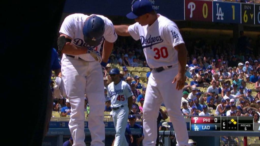 Dodgers News: X-Rays Negative On Corey Seager's Left Wrist