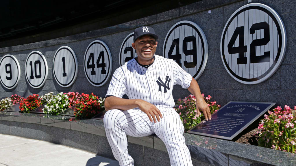 Marlins Man shows up at Yankee Stadium wearing Derek Jeter jersey