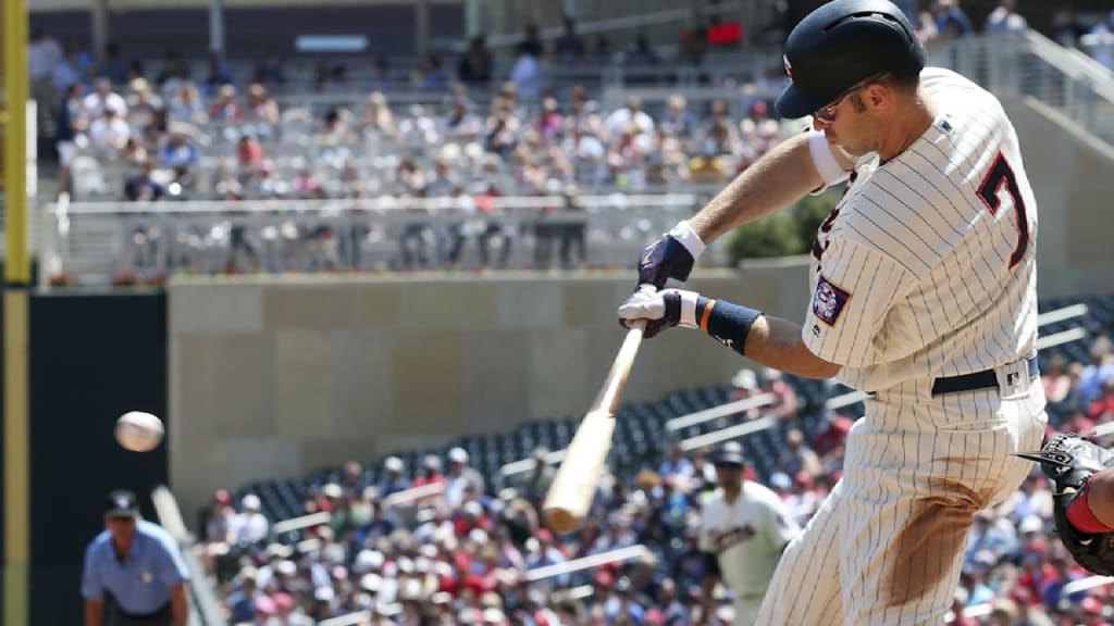 Joe Mauer makes an emotional appearance as Twins catcher in final game of  season