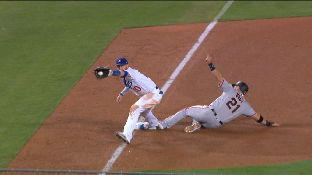 Max Muncy, Madison Bumgarner renew rivalry