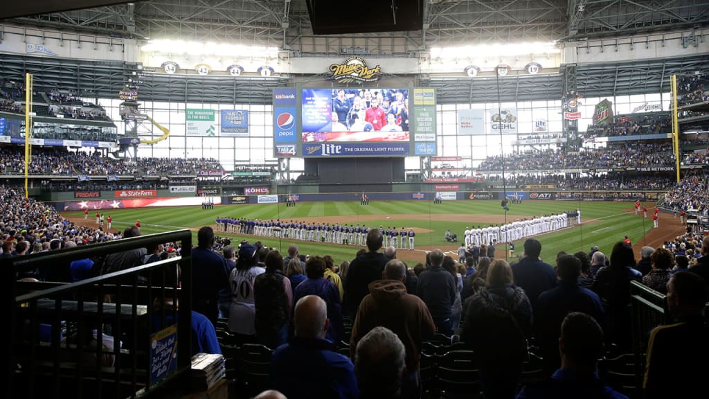 Brewers fans react to American Family Field logo for stadium