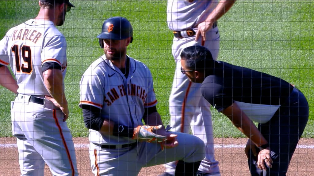 Brandon Belt with the duct tape captain patch! : r/baseball