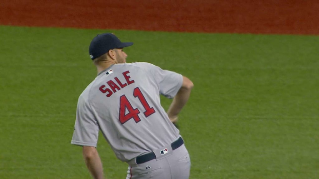 Chris Sale of the @redsox elevates a 4-seam fastball to strike out Jos