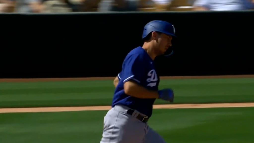 Max Muncy sees first spring action for Dodgers