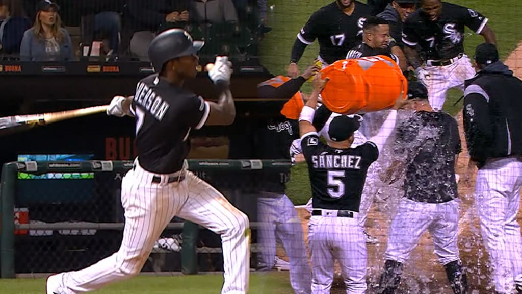 MIN@CWS: Konerko hit in face, homers in next at-bat 