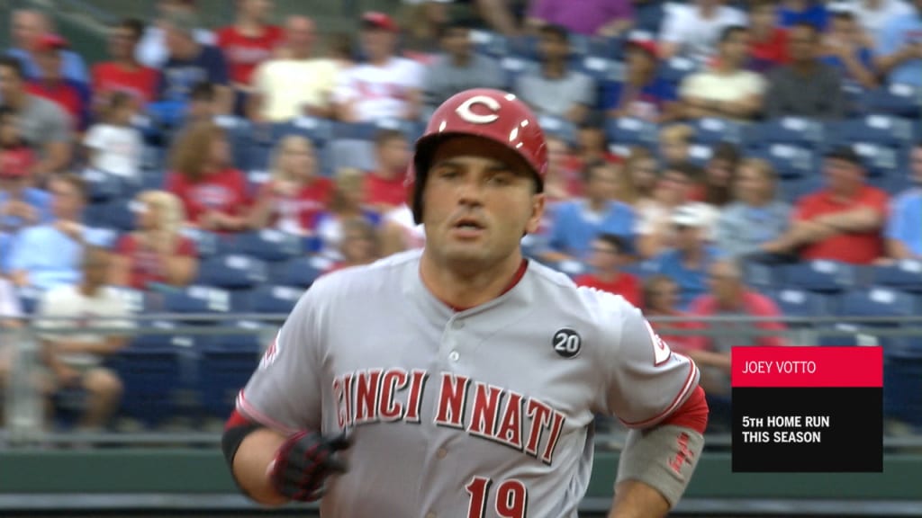 Votto's solo homer