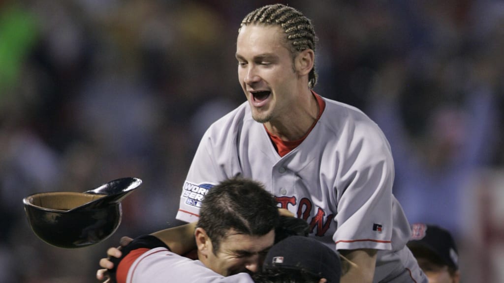 Never forget: New D-back Bronson Arroyo once rocked blonde cornrows