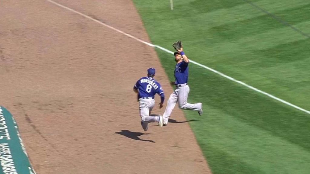 Moustakas could be out for year with torn ACL