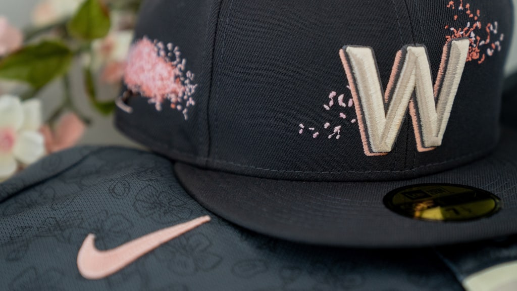 Fans line up at Nats Park for cherry blossom jerseys - WTOP News