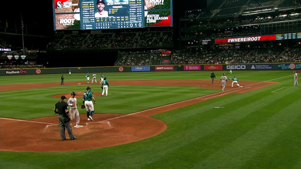 Martinez hits into DP, Refsnyder scores