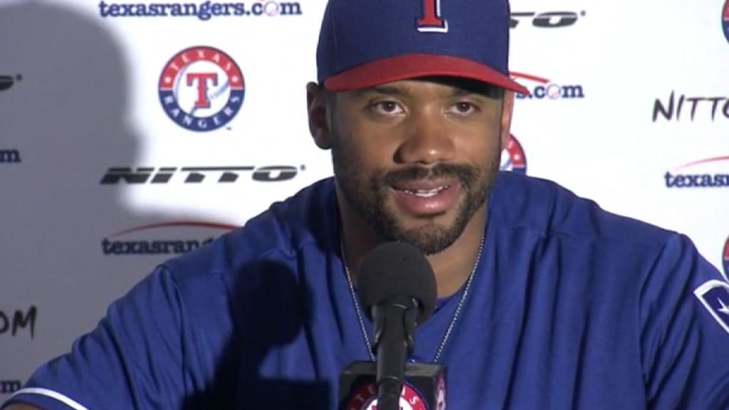 Rangers trade NFL star Russell Wilson to Yankees
