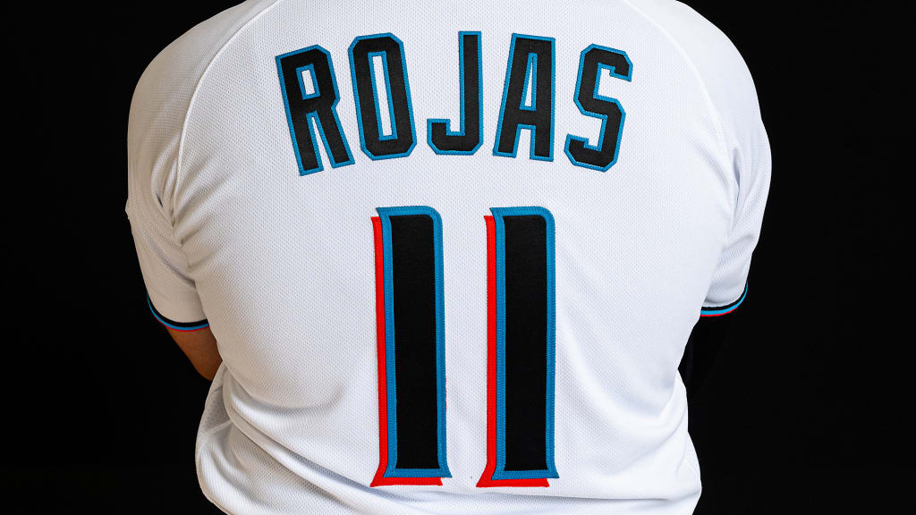 Miguel Rojas changes uniform number