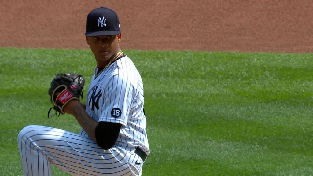 Luis Gil racks up six K's