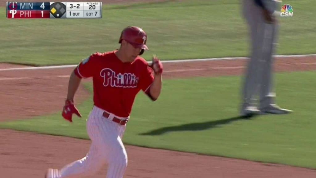 Kingery's two-run homer
