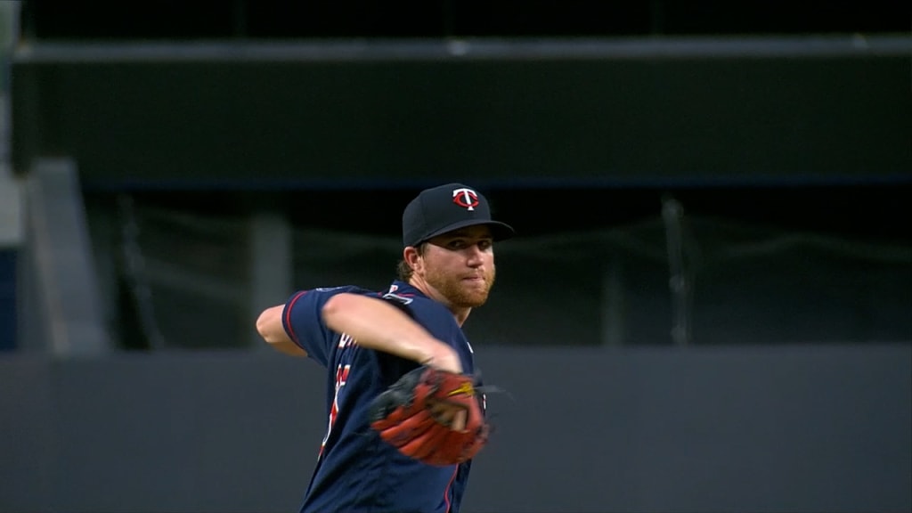 Twins crushed 10-2 as Charlie Barnes struggles in Yankee Stadium debut