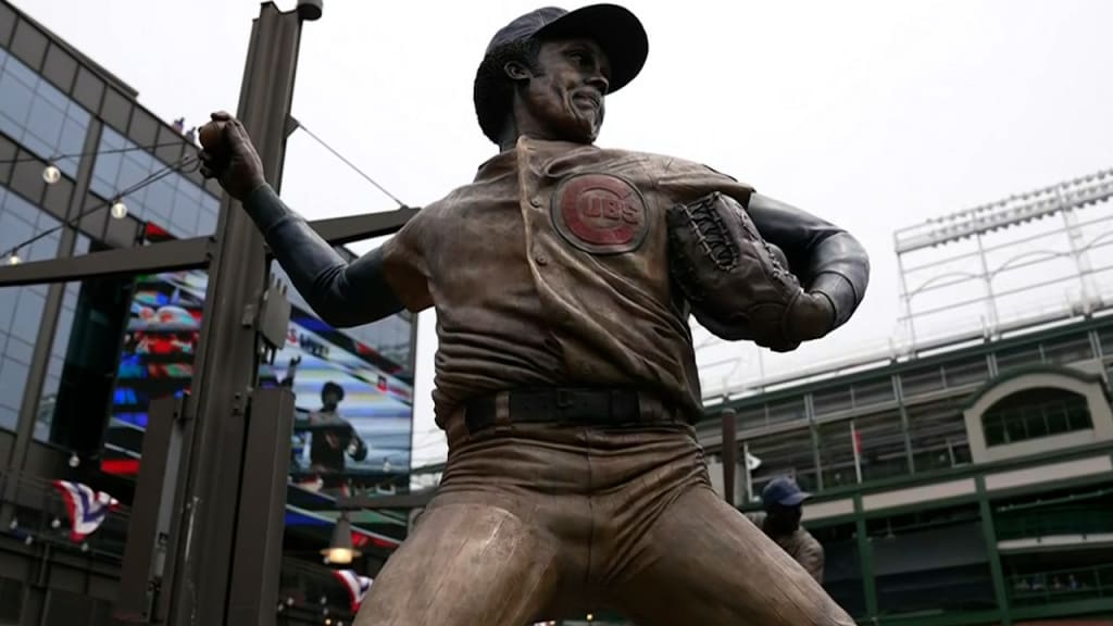 A statue of former Chicago Cubs left fielder Billy Williams at