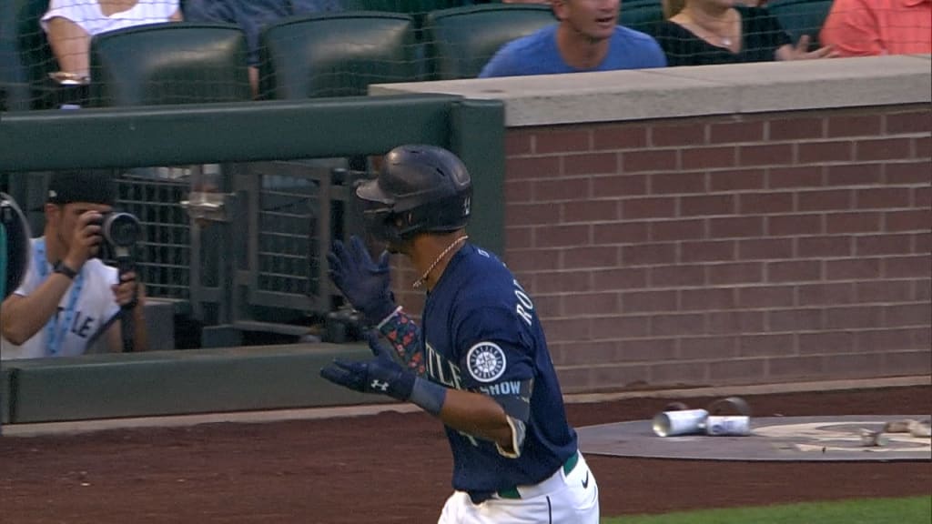 Mariners CF Julio Rodríguez exits game with sore lower back - The