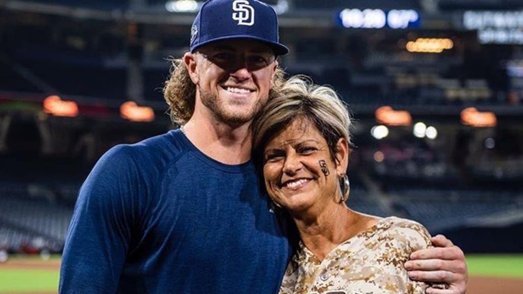 MLB players pictures with their mothers