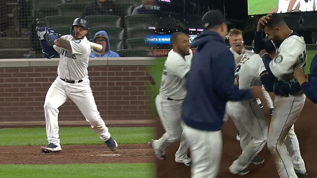 Narvaez's walk-off single in 10th