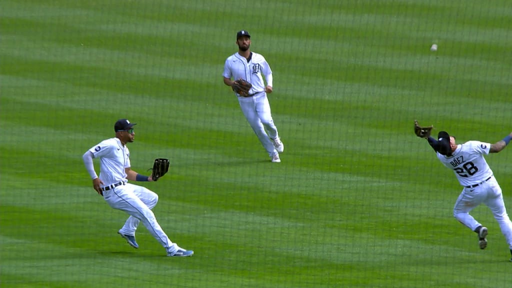 Javier Baez gets day off after 5-strikeout day