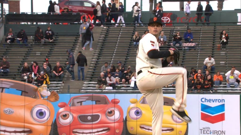 Suárez K's 5 over 6 innings