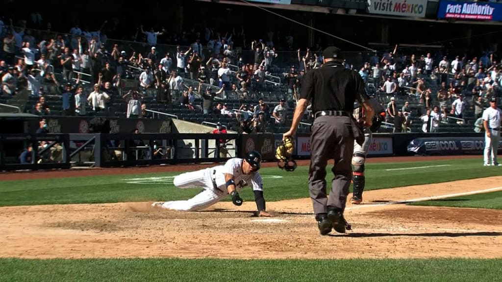 Torres' heads-up baserunning