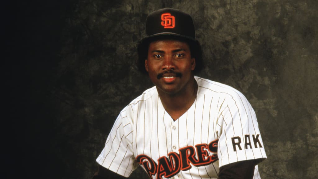 The Padres are bringing back the brown uniforms, so let's all