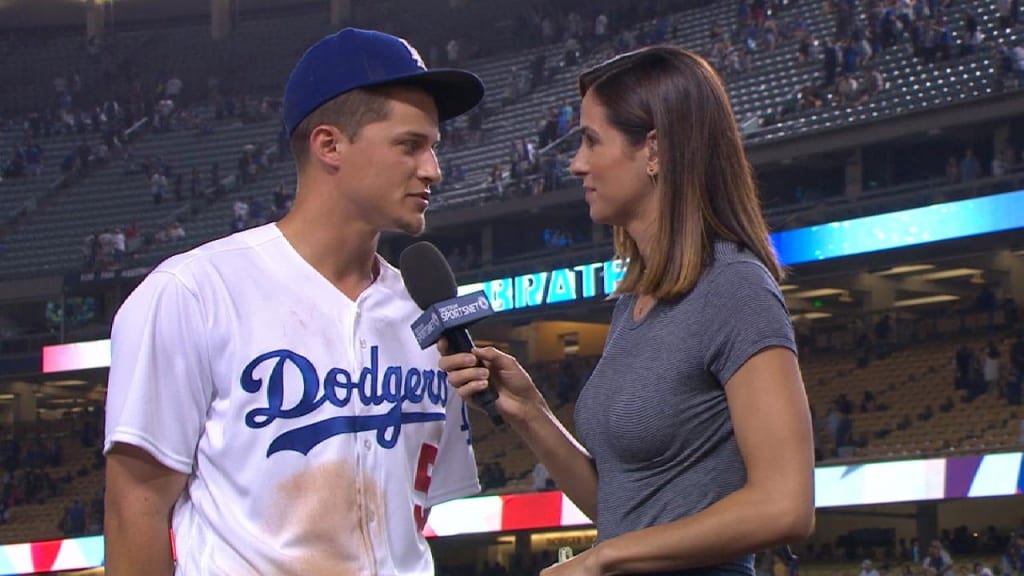 Corey Seager and Cody Bellinger of the Los Angeles Dodgers : r