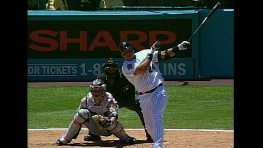 Cabrera singles on attempted IBB, 06/22/2006