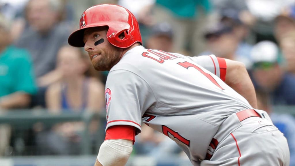 Infielder Zack Cozart signs with Angels