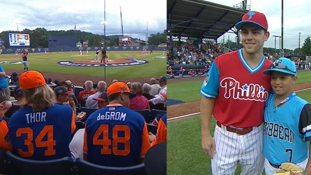 The Day in Pictures: Mets, Phillies visit 2018 Little League Baseball®  World Series - Little League