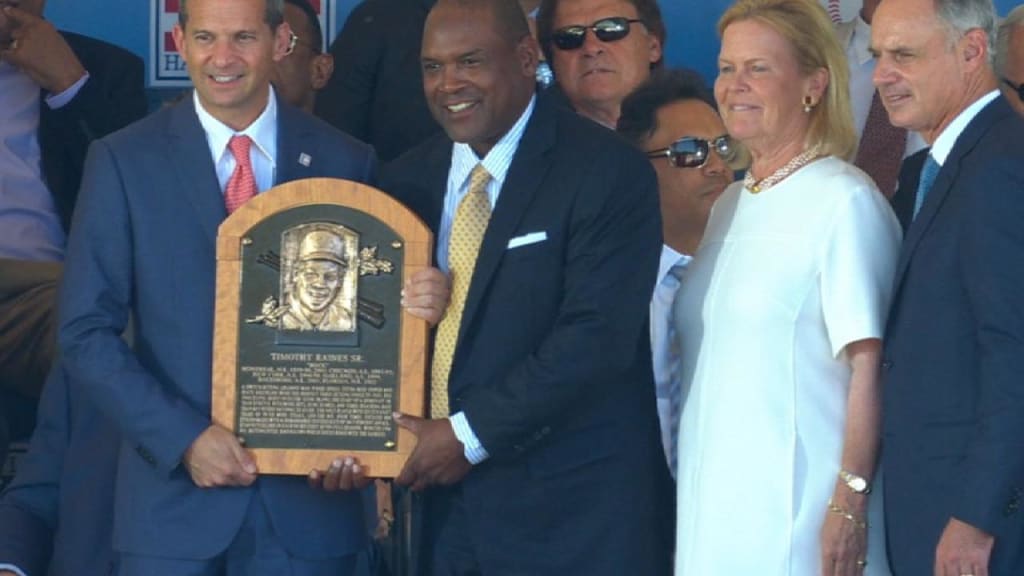Dennis Eckersley holds up his Hall of Fame Plaque moments before