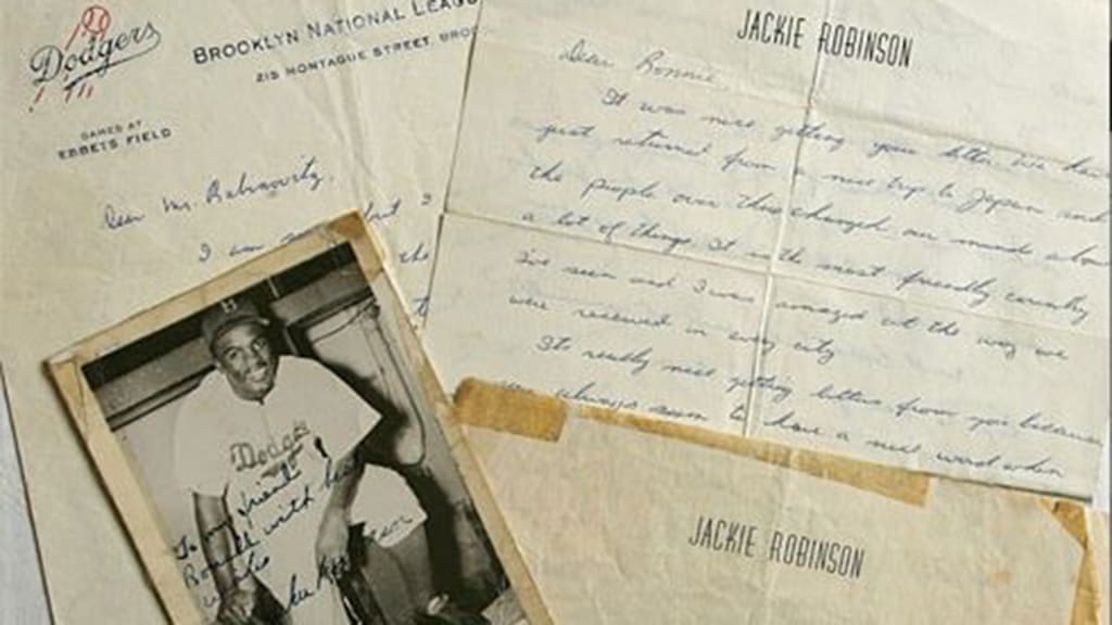 ROBINSON JACKIE Signature (Jackie Robinson Brooklyn Dodgers