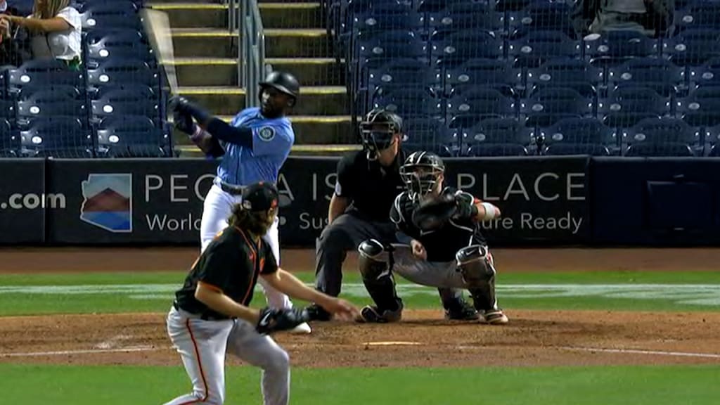 Kyle Lewis hits first Cactus League home run